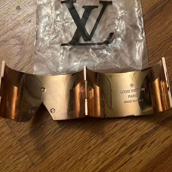 Louis Vuitton Essential V Cuff Bracelet Metal with Crystals - Picture 15 of 16